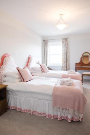 Southsea, Portsmouth - Two Bedroom Apartment - Newly Refurbished Throughout - Treetop Sea Views
